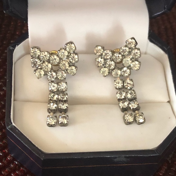 Vintage Jewelry - Vintage Dangling Rhinestone Bow Earrings